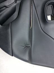 FORRO PORTA TRASEIRA DIR RENEGADE T270 2022 A 2024 DETALHE