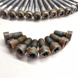 JOGO PARAFUSOS MOTOR RENEGADE TORO COMPASS 1.3 2022 A 2024