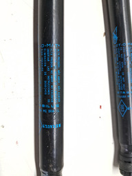 PAR AMORTECEDOR TAMPA TRASEIRA RENAULT KWID 2022 2023 2024