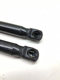 PAR AMORTECEDOR TAMPA TRASEIRA RENAULT KWID 2022 2023 2024