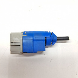 INTERRUPTOR PEDAL EMBREAGEM RENAULT KWID 1.0 2022 A 2024