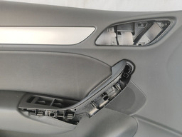 FORRO PORTA DIANTEIRO ESQUERDO AUDI Q3 TSFI 2017/2020