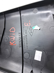 MOLDURA ACABAMENTO COLUNA CENTRAL ESQUERDO KWID 2022 A 2024