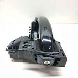 MAÇANETA EXTERNA TRASEIRA ESQUERDA AUDI Q3 1.4 2015 A 2019