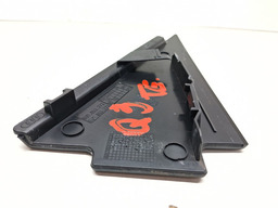 ACABAMENTO PORTA TRASEIRA ESQ AUDI Q3  2015 A 2019 DETALHE