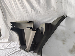 ACABAMENTO LATERAL PORTA MALAS TRASEIRO DIREITO TRACKER 22/