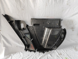 ACABAMENTO LATERAL PORTA MALAS TRASEIRO DIREITO TRACKER 22/