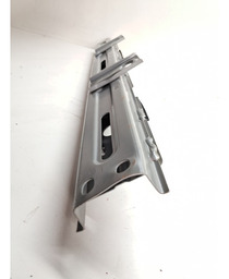 TRAVESSA INFERIOR RADIADOR KWID 1.0 3CC 2022 2023 24 DETALHE