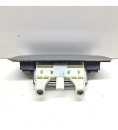 MAÇANETA BOTÃO ABERTURA TAMPA TRAS RENEGADE 2017 A 21 DETAL