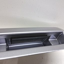 MAÇANETA BOTÃO ABERTURA TAMPA TRAS RENEGADE 2017 A 21 DETAL