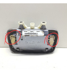 MAÇANETA BOTÃO ABERTURA TAMPA TRAS RENEGADE 2017 A 21 DETAL