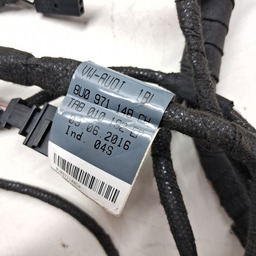 CHICOTE TAMPA TRASEIRA AUDI Q3 1.4 2015 A 2019 8U0971148CH