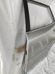 PORTA TRASEIRA ESQUERDA TRACKER 2020 2022 2023/..AVARIA 