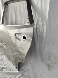 PORTA TRASEIRA ESQUERDA TRACKER 2020 2022 2023/..AVARIA 