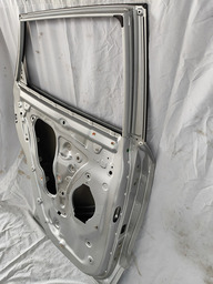 PORTA TRASEIRA ESQUERDA TRACKER 2020 2022 2023/..AVARIA 
