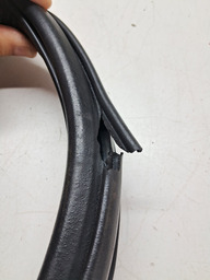 BORRACHA PORTA TRASEIRA ESQUER AUDI Q3 13/19 DETALHE 