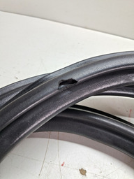 BORRACHA PORTA TRASEIRA ESQUER AUDI Q3 13/19 DETALHE 