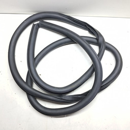 BORRACHA PORTA TRASEIRA ESQUERDA RENEGADE 2017 A 2024 AVARIA