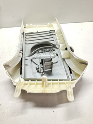 ACABAMANTO SUPERIOR COLUNA CENTRAL DIR AUDI Q3 2015 A 2019