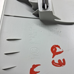 ACABAMENTO COLUNA ESQU PORTA MALAS AUDI Q3 TSFI 2015 A 2019 