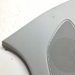 ACABAMENTO COLUNA ESQU PORTA MALAS AUDI Q3 TSFI 2015 A 2019 