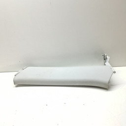 ACABAMENTO DIREITO COLUNA TRAS AUDI Q3 2015 A 2019 DETALHE