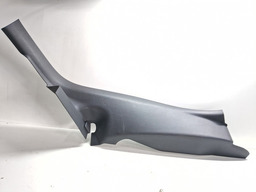 ACABAMENTO DIREITO COLUNA BANCO TRASEIRO AUDI Q3 2015 A 2019