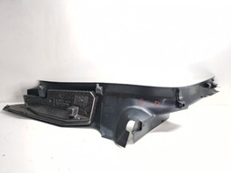 ACABAMENTO DIREITO COLUNA BANCO TRASEIRO AUDI Q3 2015 A 2019