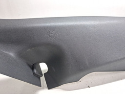 ACABAMENTO DIREITO COLUNA BANCO TRASEIRO AUDI Q3 2015 A 2019