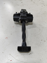 LIMITADOR PORTA TRASEIRA DIREITA TRACKER 2020 2021 2022/