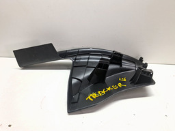 SOLEIRA PORTA TRASEIRA ESQUERDA TRACKER 2020/
