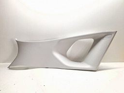 ACABAMENTO COLUNA TRASEIRA ESQUERDA TRACKER 2020/