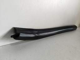 MOLDURA VEDADOR AUXILIAR ESQUERDO TRACKER 1.0 2023/2024 