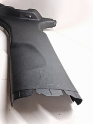 ACABAMENTO INFERIOR COLUNA CENTRAL ESQUERDA TRACKER 2020/