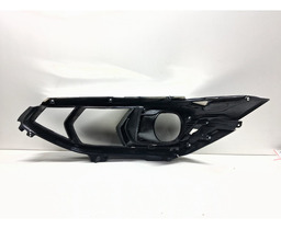 MÁSCARA NEGRA GRADE INTERNA FAROL DIREITO GM TRACKER 20 A 24