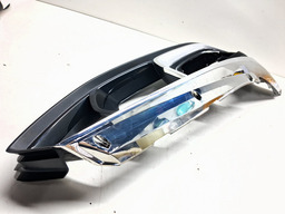 MÁSCARA NEGRA GRADE INTERNA FAROL DIREITO GM TRACKER 20 A 24