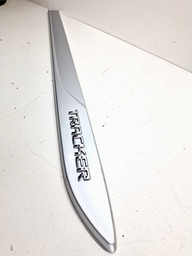 FRISO LATERAL PORTA DIANTEIRA DIR GM TRACKER 2020 A 2024 