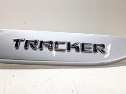 FRISO LATERAL PORTA DIANTEIRA DIR GM TRACKER 2020 A 2024 