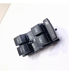 BOTÃO VIDRO ELÉTRICO DIANTEIRO ESQUERDO TRACKER ONIX 2020/