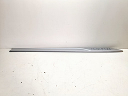 FRISO PORTA DIANTEIRA ESQUERDA CHEVROLET TRACKER 2020 A 2024