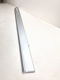 FRISO PORTA DIANTEIRA ESQUERDA CHEVROLET TRACKER 2020 A 2024