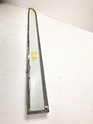 FRISO PORTA DIANTEIRA ESQUERDA CHEVROLET TRACKER 2020 A 2024