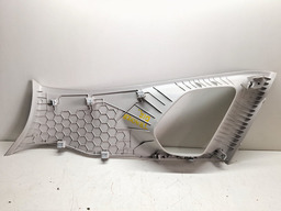 ACABAMENTO DIREITO COLUNA TRASEIRA TRACKER 2020/