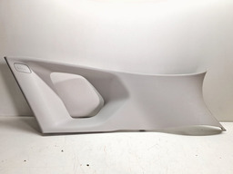 ACABAMENTO DIREITO COLUNA TRASEIRA TRACKER 2020/