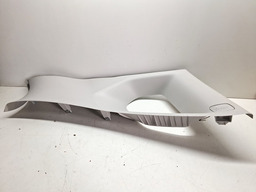 ACABAMENTO DIREITO COLUNA TRASEIRA TRACKER 2020/