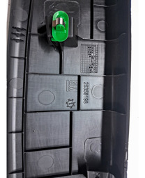 ACABAMENTO FORRO INTERNO TAMPA TRAS TRACKER 2020/