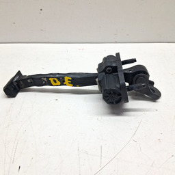 LIMITADOR PORTA DIANTEIRA ESQUERDA TRACKER 2020/