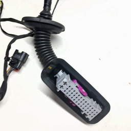 CHICOTE PORTA DIANTEIRA ESQUERDA CHEVROLET TRACKER 2020/