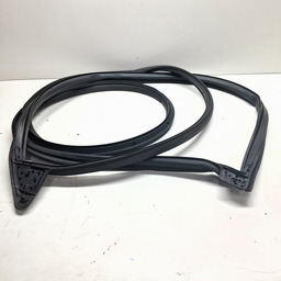 BORRACHA PINGADEIRA PORTA DIANTEIRA ESQUERDA TRACKER 2020/