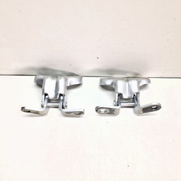 PAR DOBRADIÇAS PORTA TRAS ESQUERDA GM TRACKER 2020 A 2024